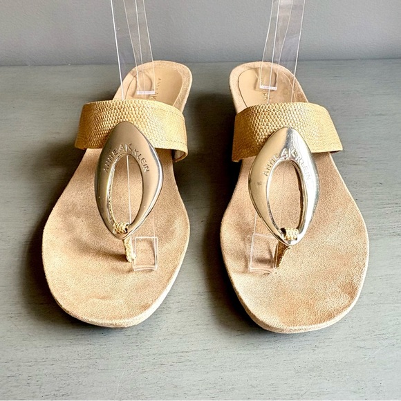 Anne Klein AK Women Tan Wedge Sandal Slide Thong 8 Neutral Gold Circle Summer - Picture 2 of 13